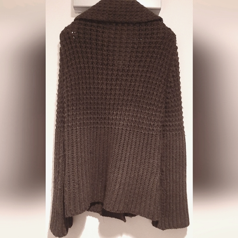 Le Phare De La Baleine | Brown Wool Cardigan Sweater View 3